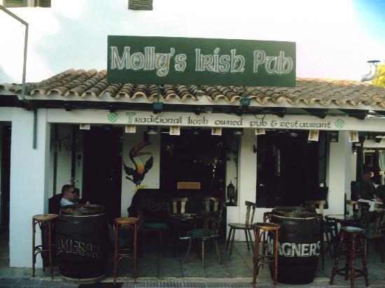 Molly's Irish Pub