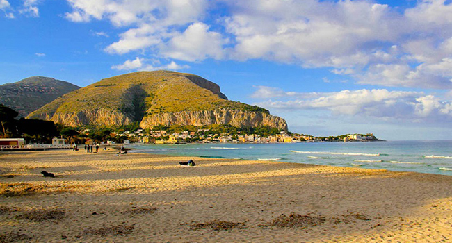 Bahia de Mondello playas de Sicilia